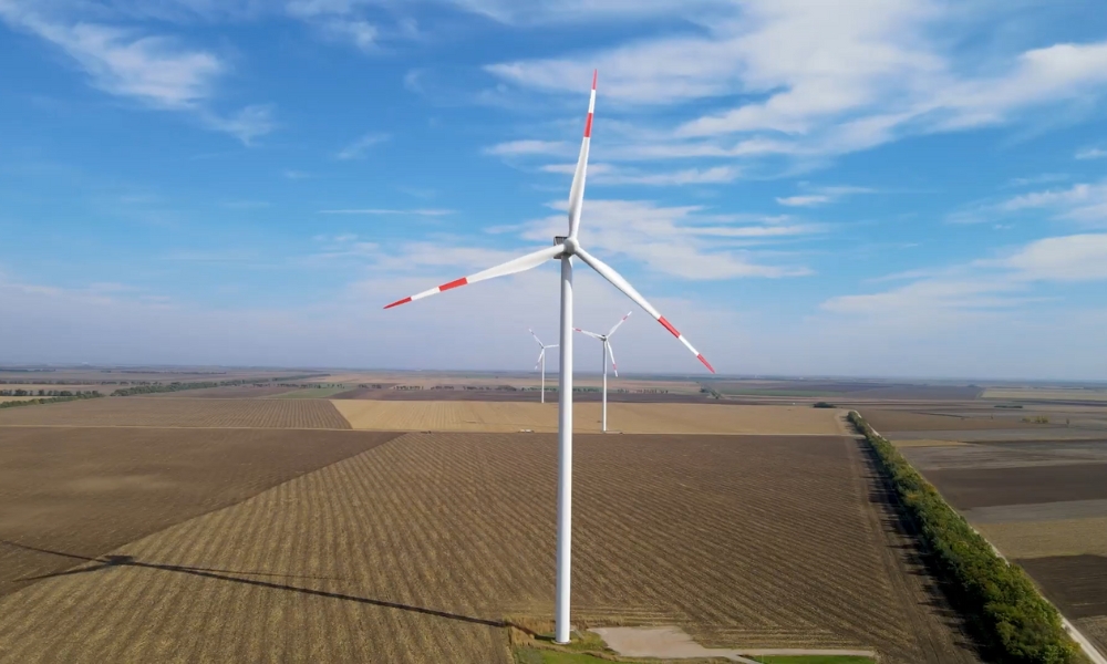 Vetroelektrane doprinose mreži tako što obezbeđuju čistu energiju i smanjuju oslanjanje na fosilna goriva